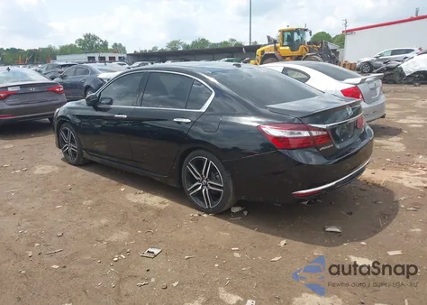 2016 Honda Accord Touring z USA, uszkodzony, nr VIN 1HGCR3F99GA021963